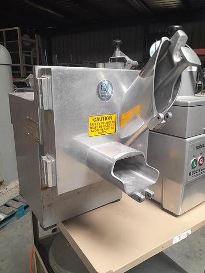 Used QUALHEIM FOOD PROCESSOR Md. 440