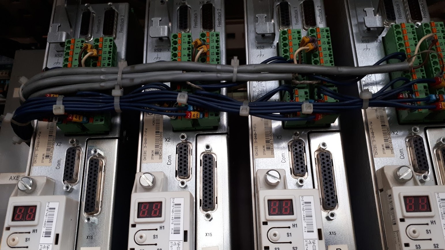 Used Indramat Indramat azionamenti DKC01 3-040-7-FW
