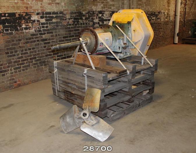 Used Lightnin 25-V0-15 Agitator Side Mount, 28" Propeller Diameter #28700