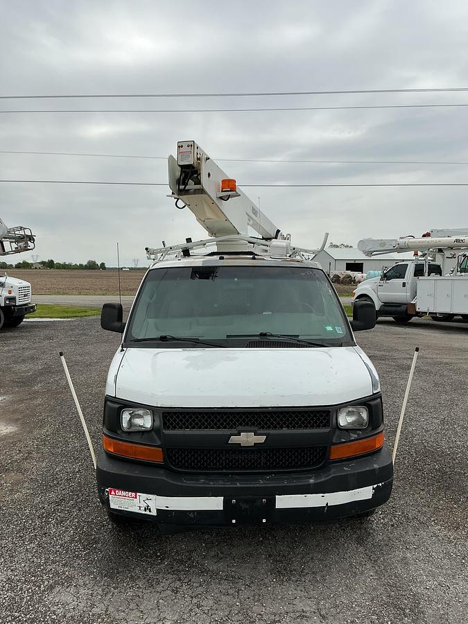 Used 2007 Chevy G3500 Versalift TEL-29 Bucket Van