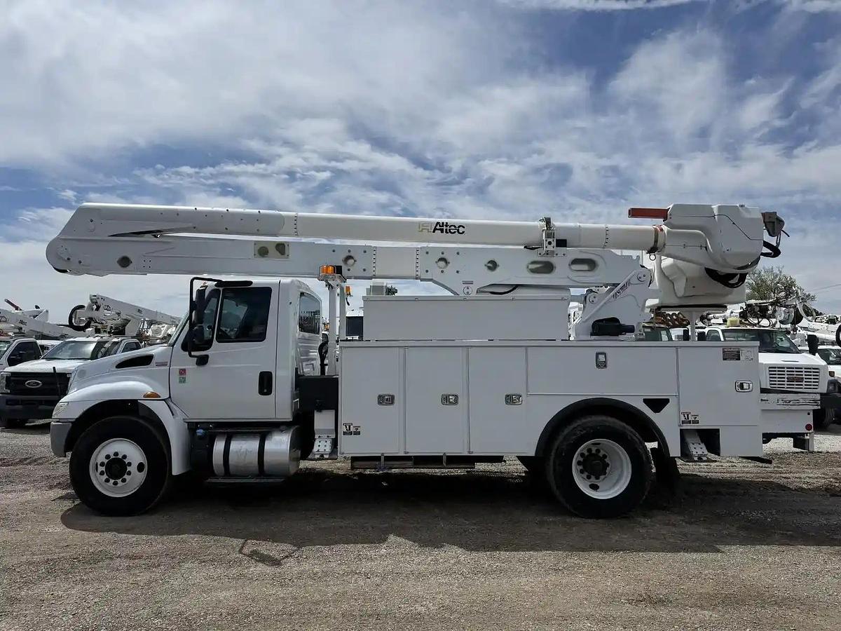 Used 2017 International 4300 Altec AA55 Material Handler