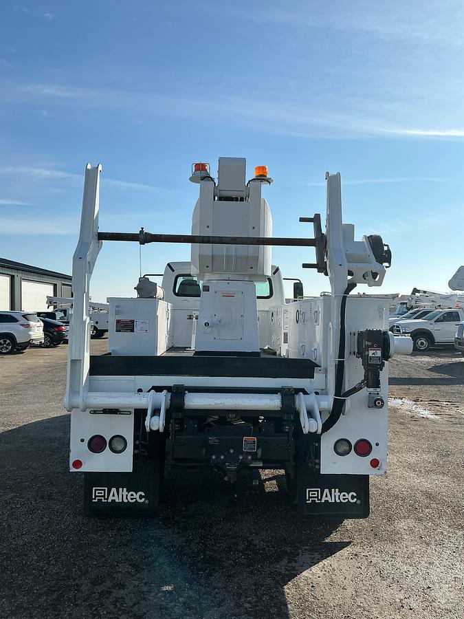 Used 2019 Freightliner M2 Altec T40P