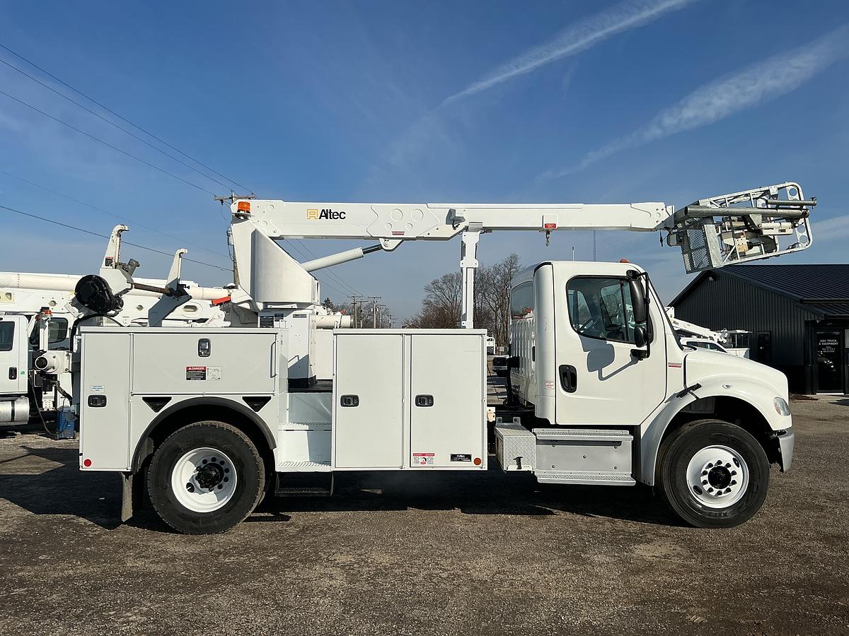 Used 2019 Freightliner M2 Altec T40P