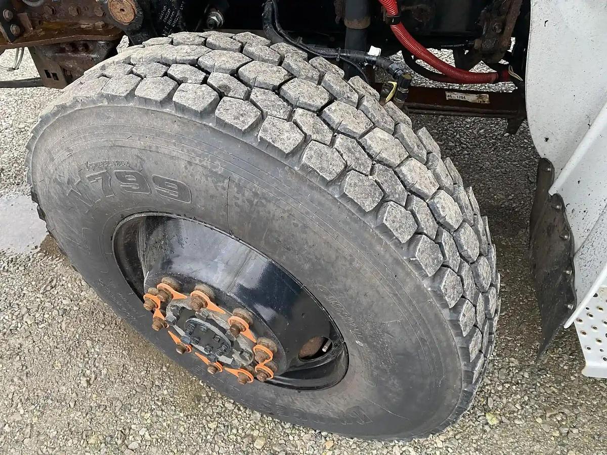 Used 2009 Freighliner M2 4x4 Altec AM55