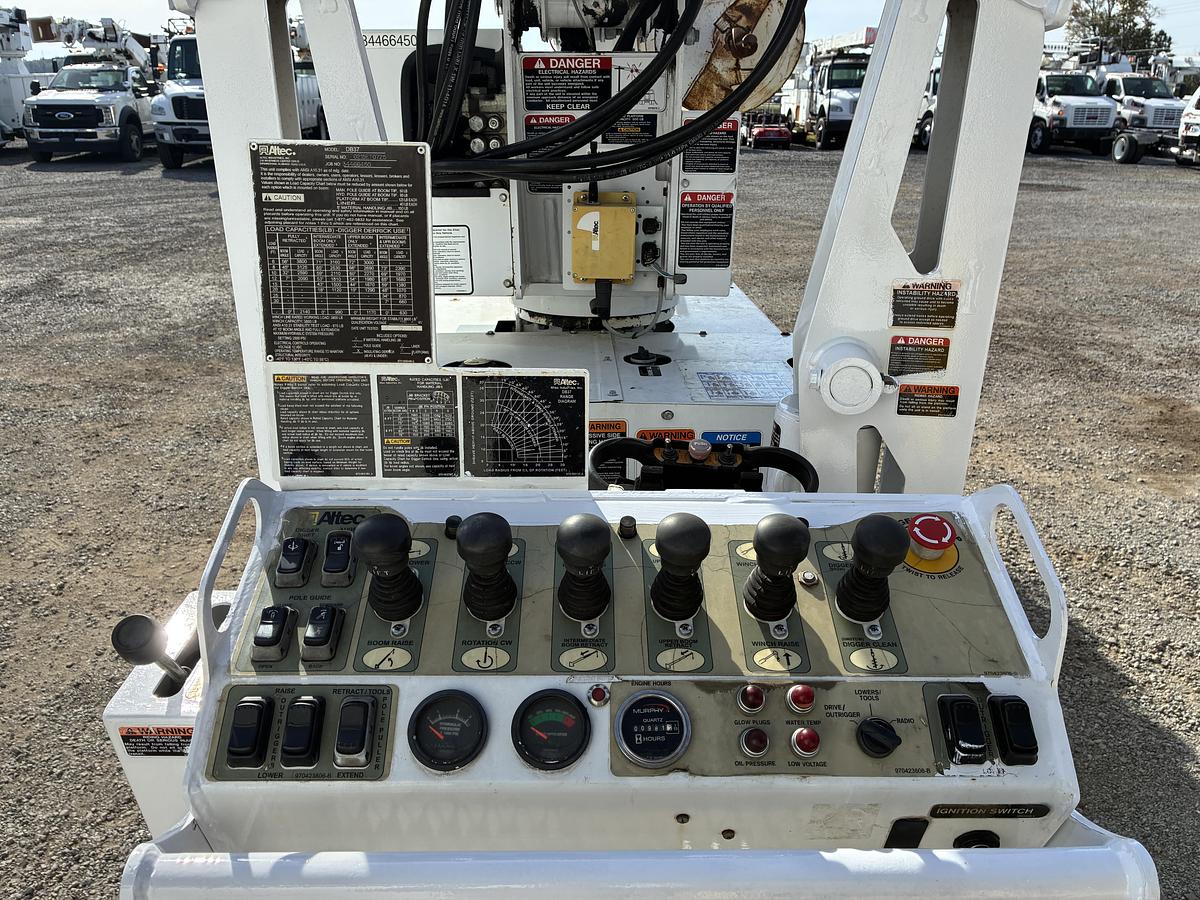Used 2015 Altec DB37 Backyard Digger Derrick
