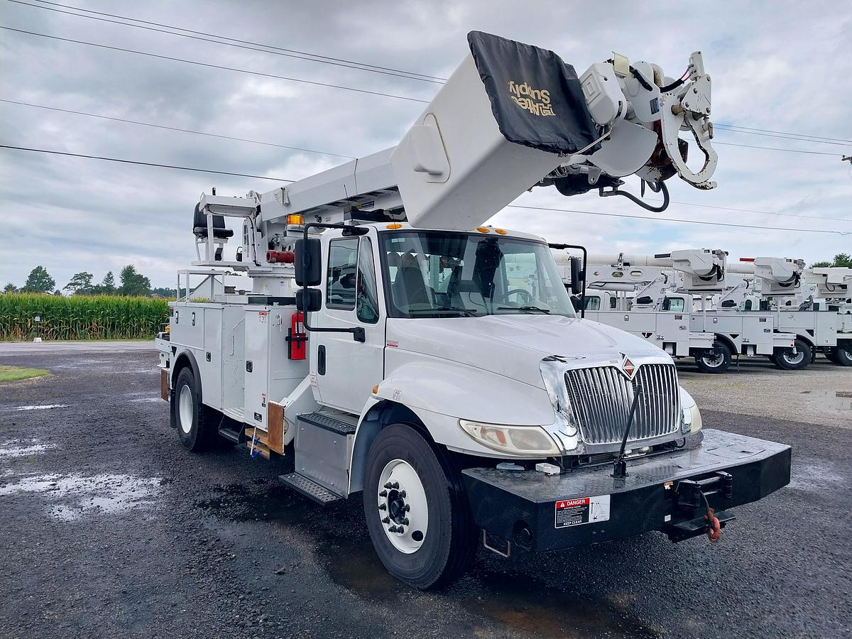 Used 2018 International 4300 Altec DM47 Digger Derrick