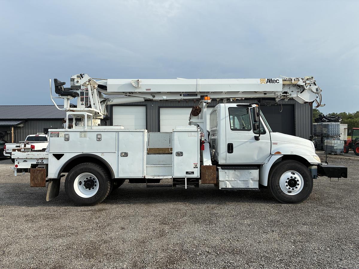 Used 2018 International 4300 Altec DM47B-TR Digger Derrick