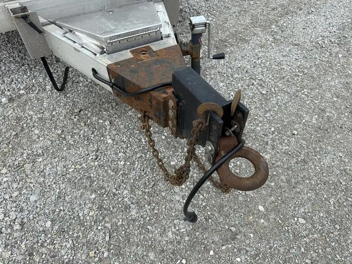 Used 2015 Utility Pelsue FiberLite Pod Fiber Optic Splicing Trailer