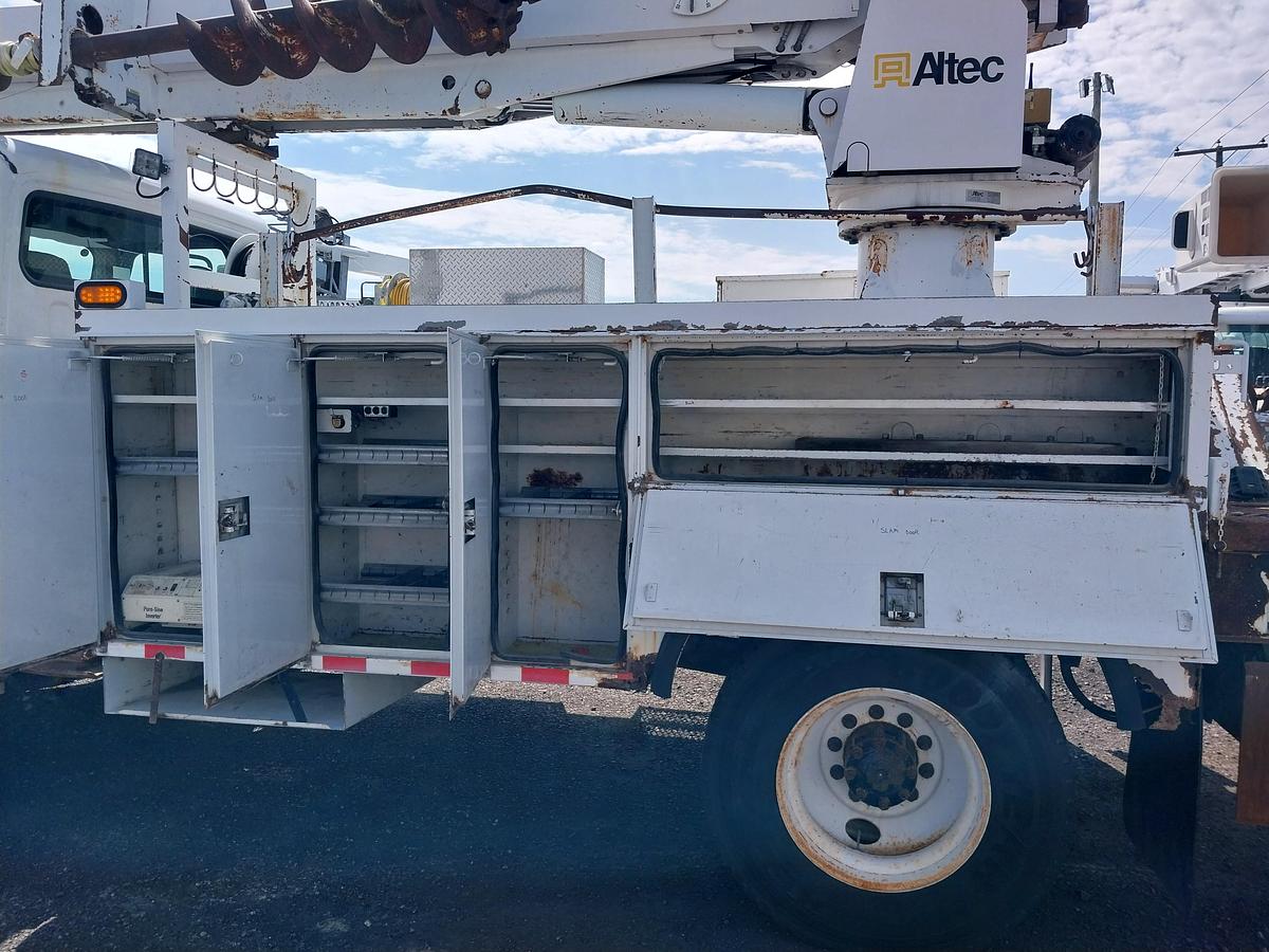 Used 2007 Freightliner M2 7.2L Diesel Altec DM45T