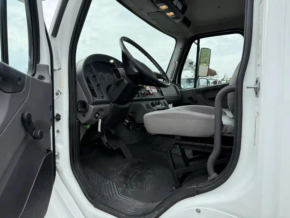 Used 2018 Freightliner M2