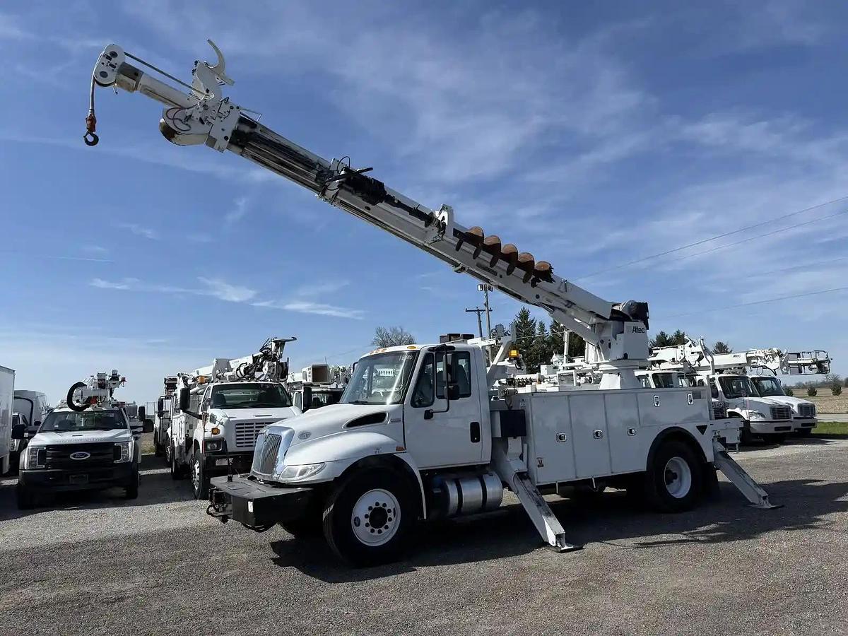 Used 2017 International 4300