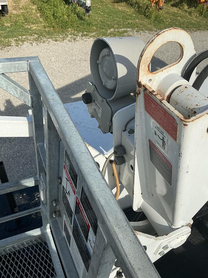 Used 2019 Ford F550 Altec AT235P Cable Placer