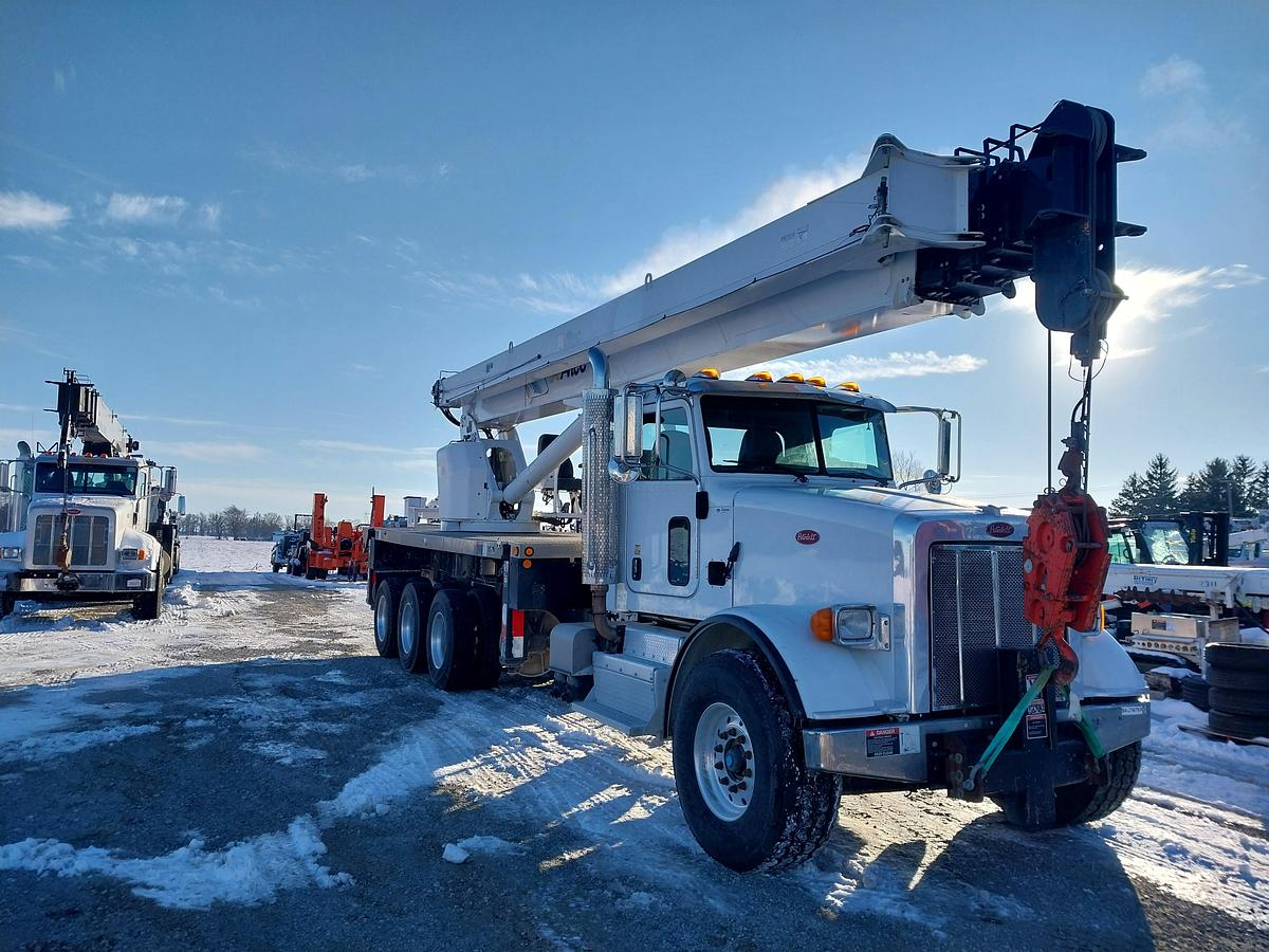 Used 2013 Peterbilt 365 Altec AC38-127S-EJ 38 Ton Crane