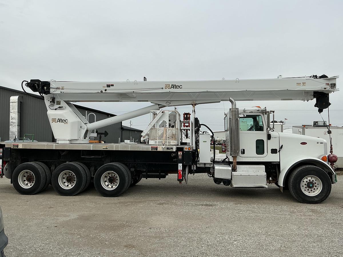 Used 2013 Peterbilt 365 Altec AC38-127S-EJ 38 Ton Crane