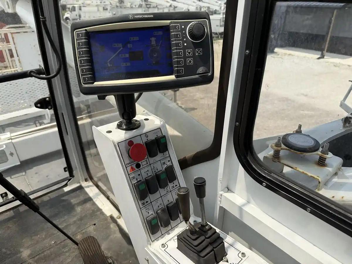 Used 2015 Peterbilt 365