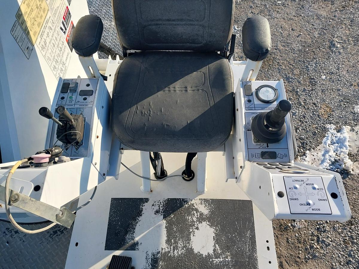 Used 2013 Peterbilt 365 Altec AC38-127S-EJ 38 Ton Crane