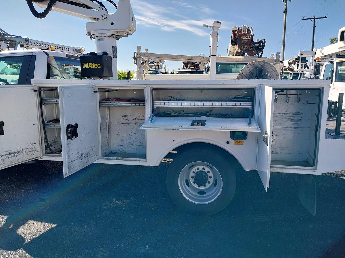 Used 2018 Ford F550, 6.7L Diesel Altec AT235P Cable Placer