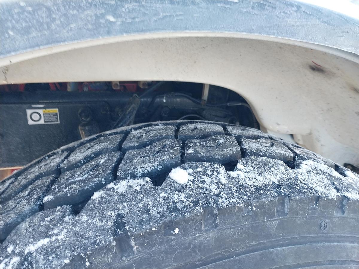 Used 2013 Peterbilt 365 Altec AC38-127S-EJ 38 Ton Crane