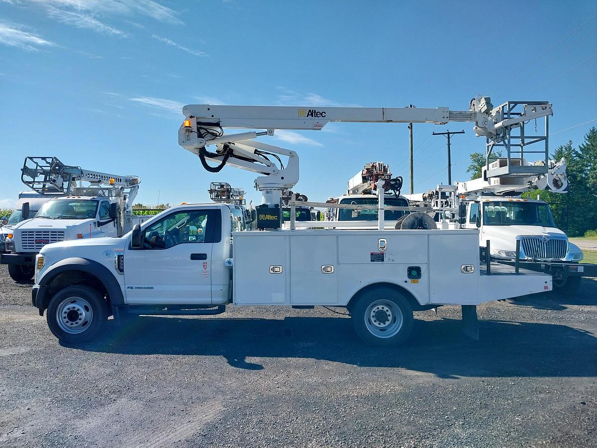 Used 2018 Ford F550, 6.7L Diesel Altec AT235P Cable Placer