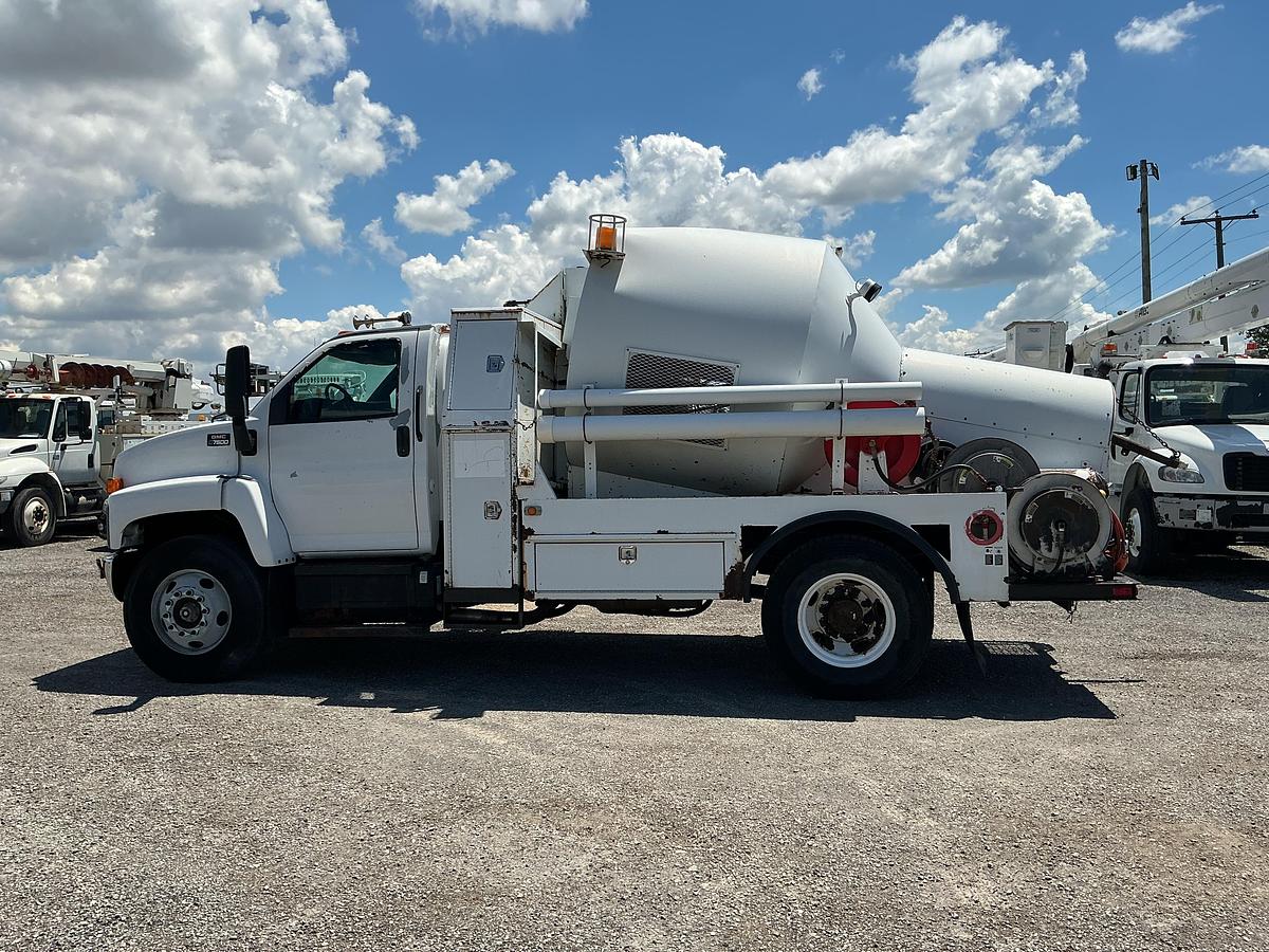 Used 2006 GMC C7500 OK Champion Rodder