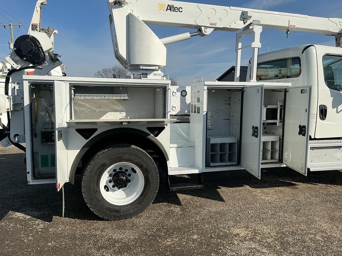 Used 2019 Freightliner M2 Altec T40P