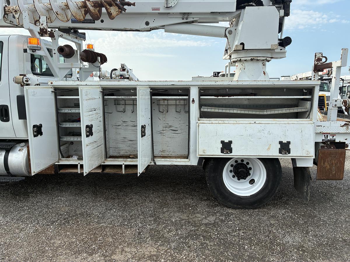 Used 2018 International 4300 Altec DM47B-TR Digger Derrick