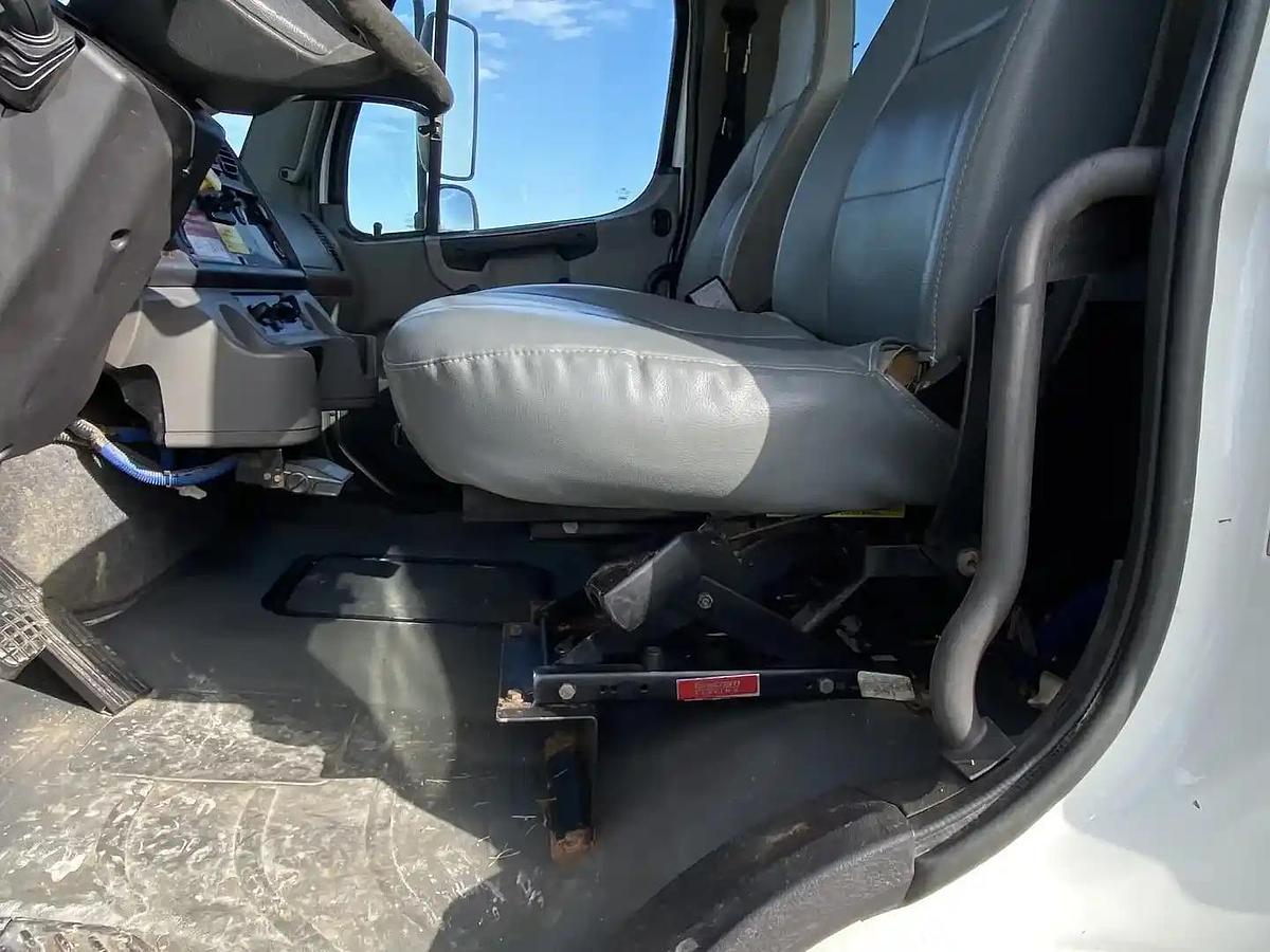 Used 2007 Freightliner Altec DL45TR