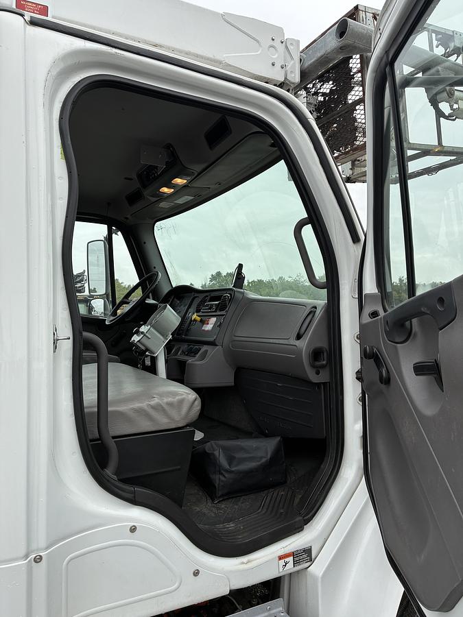 Used 2019 Freightliner M2 Altec T40P Cable Placer