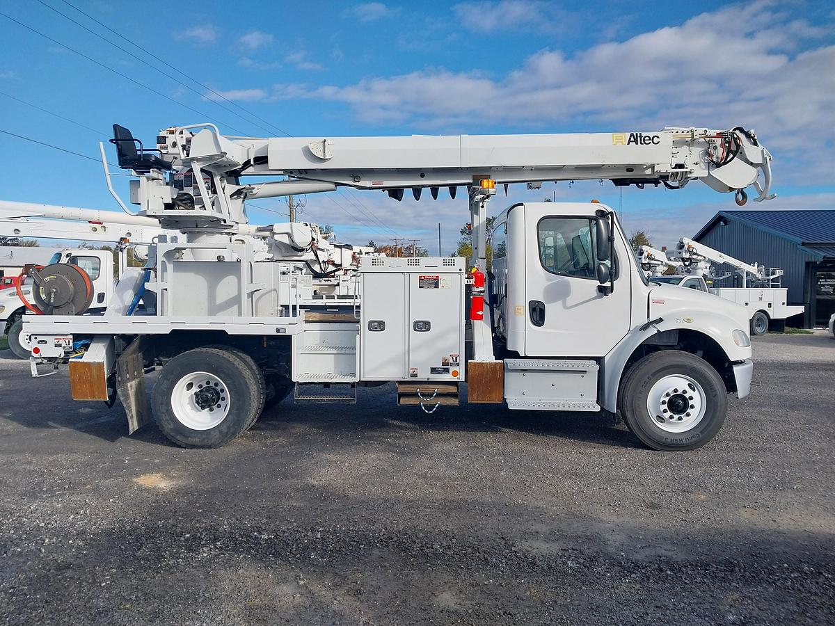 Used 2020 Freightliner M2 106 Altec DC47-BR