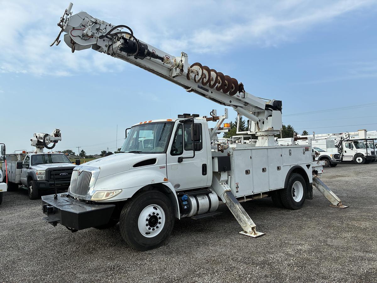 Used 2018 International 4300 Altec DM47B-TR Digger Derrick