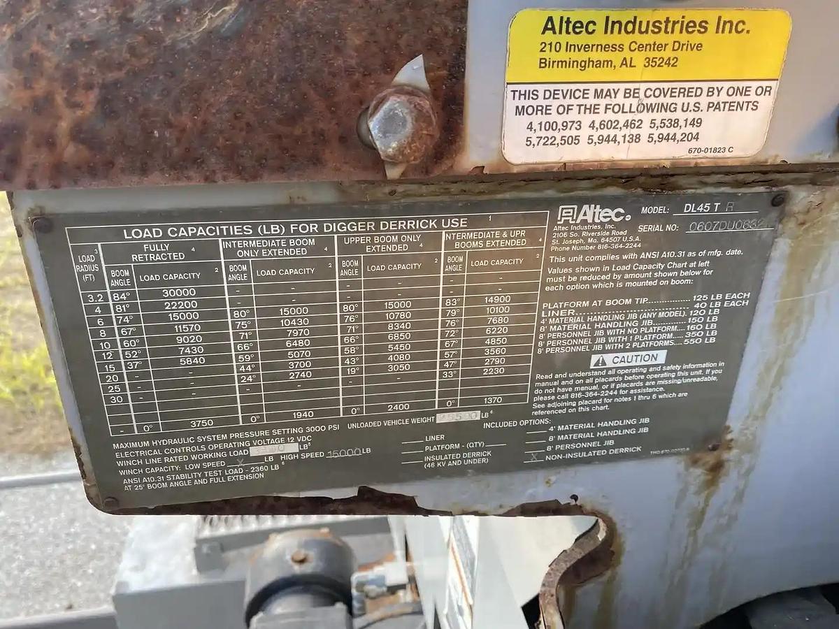 Used 2007 Freightliner Altec DL45TR