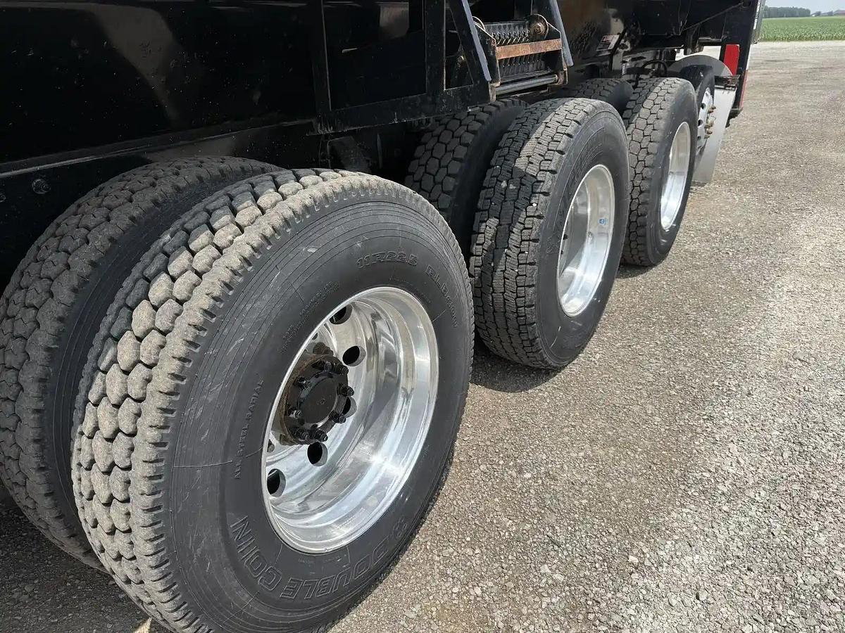 Used 2015 Peterbilt 365