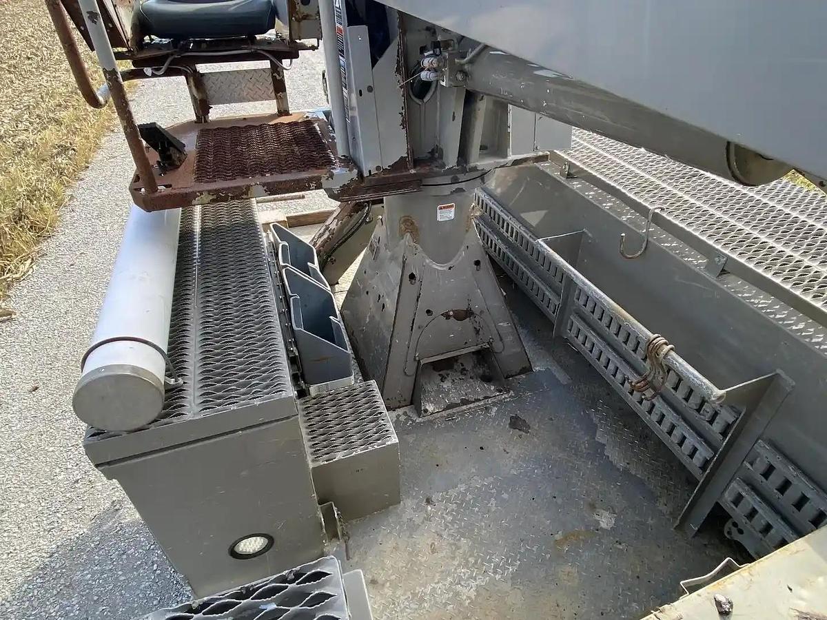 Used 2007 Freightliner Altec DL45TR