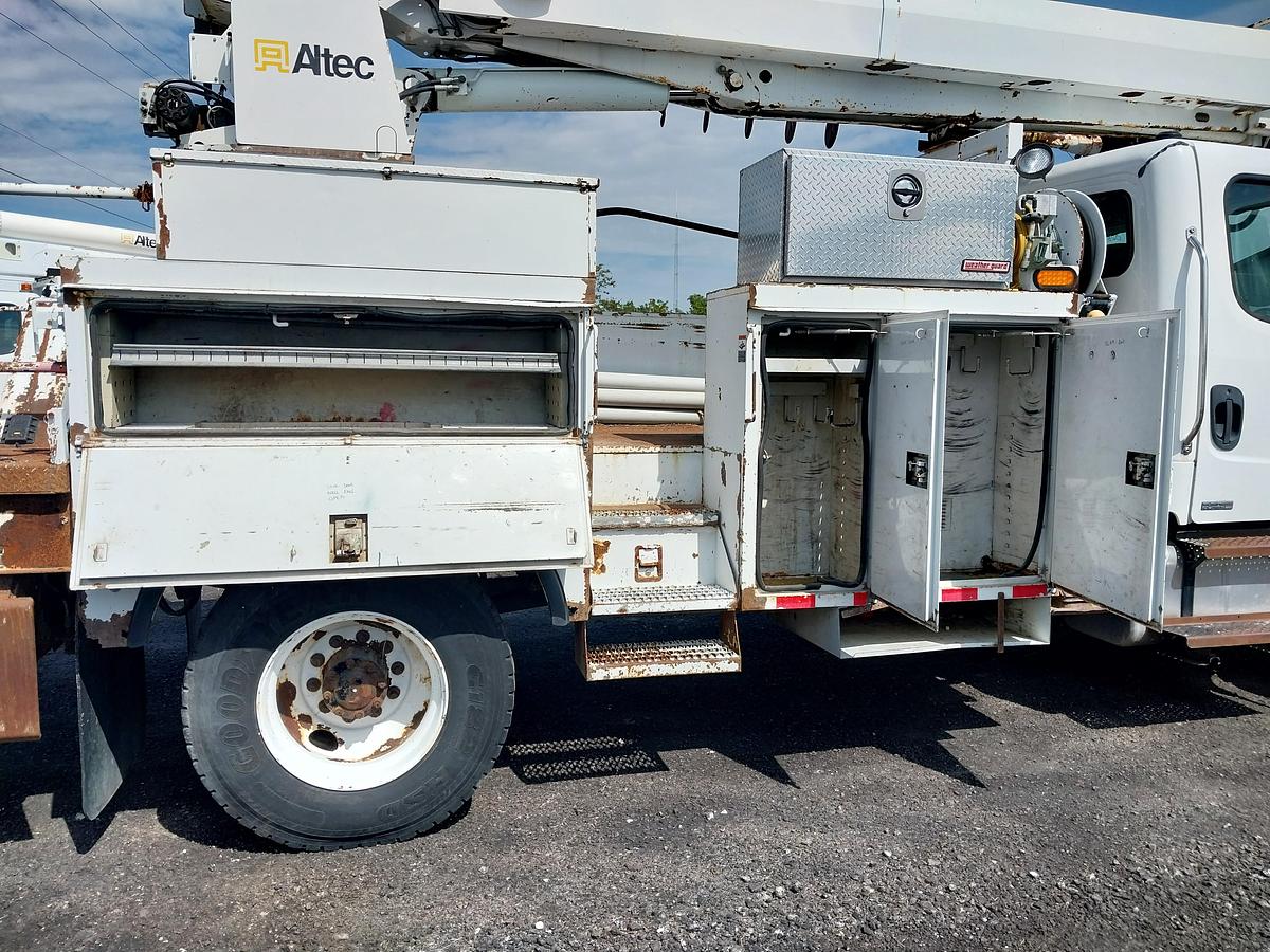 Used 2007 Freightliner M2 7.2L Diesel Altec DM45T