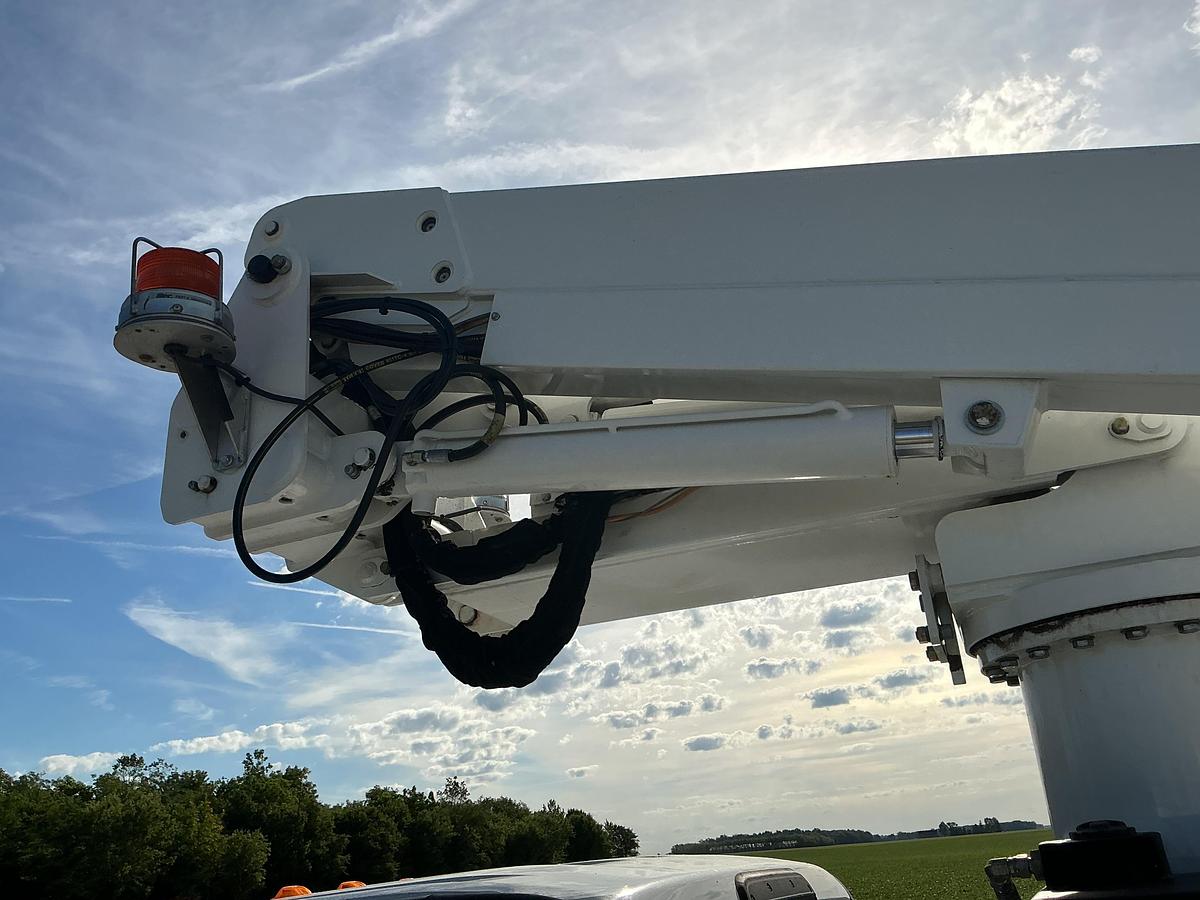 Used 2019 Ford F550 Altec AT235P Cable Placer
