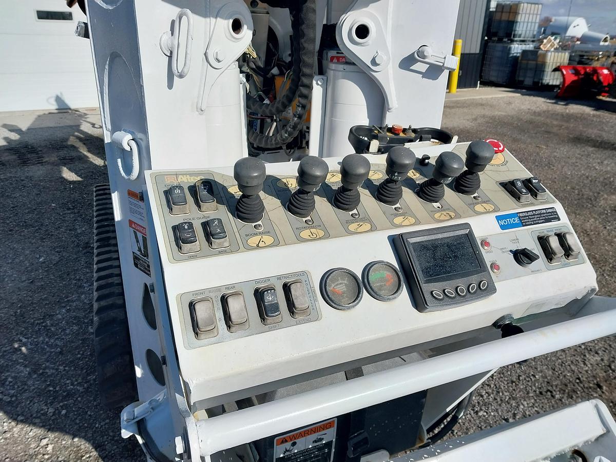 Used 2018 Altec DB41 Backyard Digger Derrick 2017 Brooks Brothers Trailer