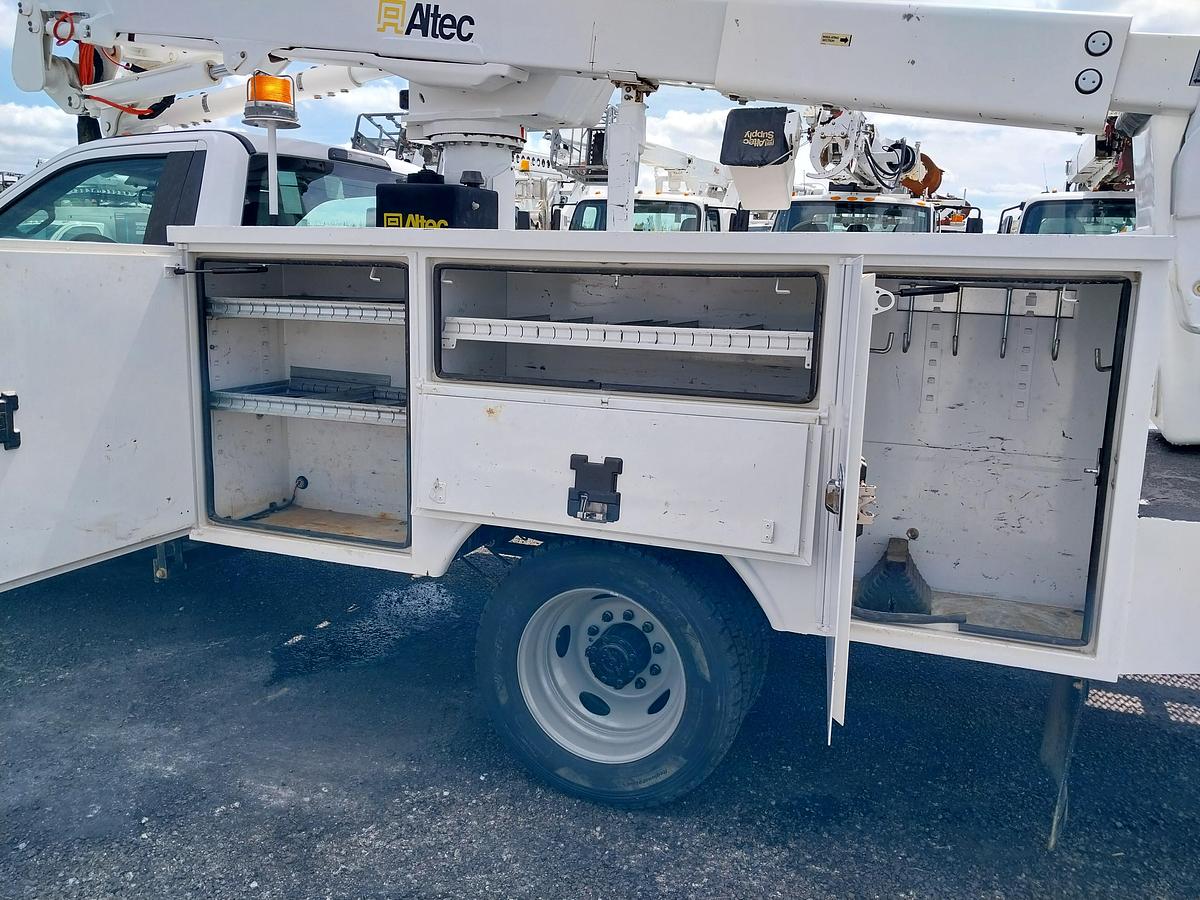 Used 2017 Ford F550 Altec AT40G Insulated Squirt Boom