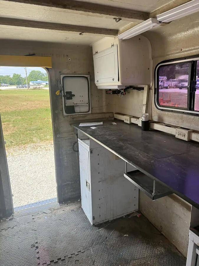 Used 2007 Utility Pelsue FiberLite Pod Fiber Optic Splicing Trailer