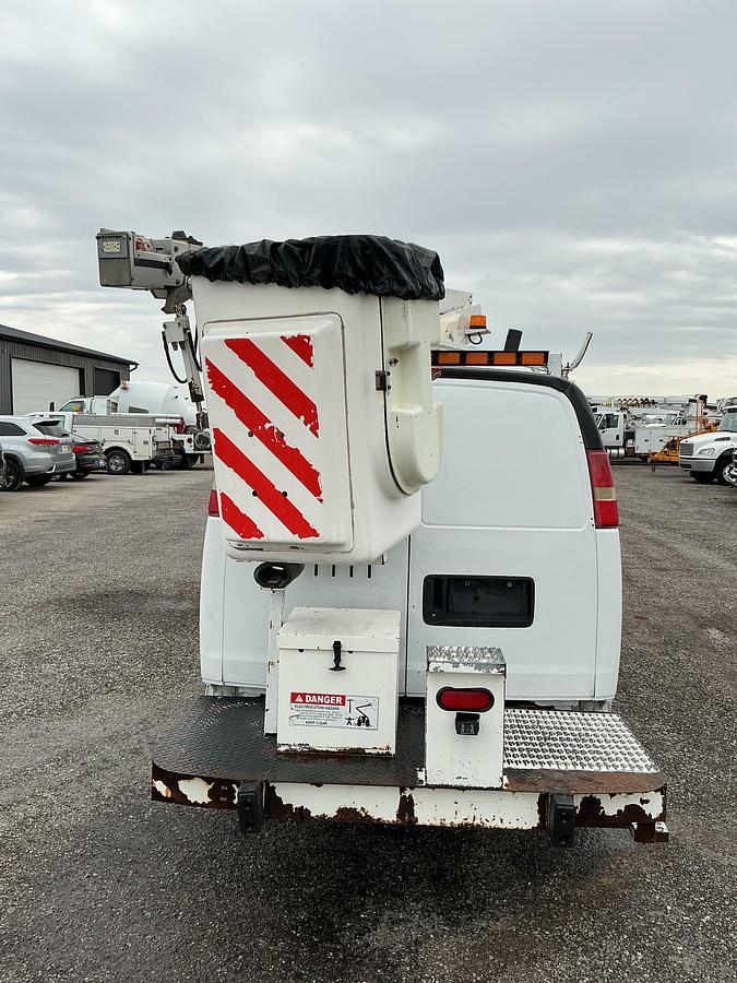 Used 2007 Chevy G3500 Versalift TEL-29 Bucket Van