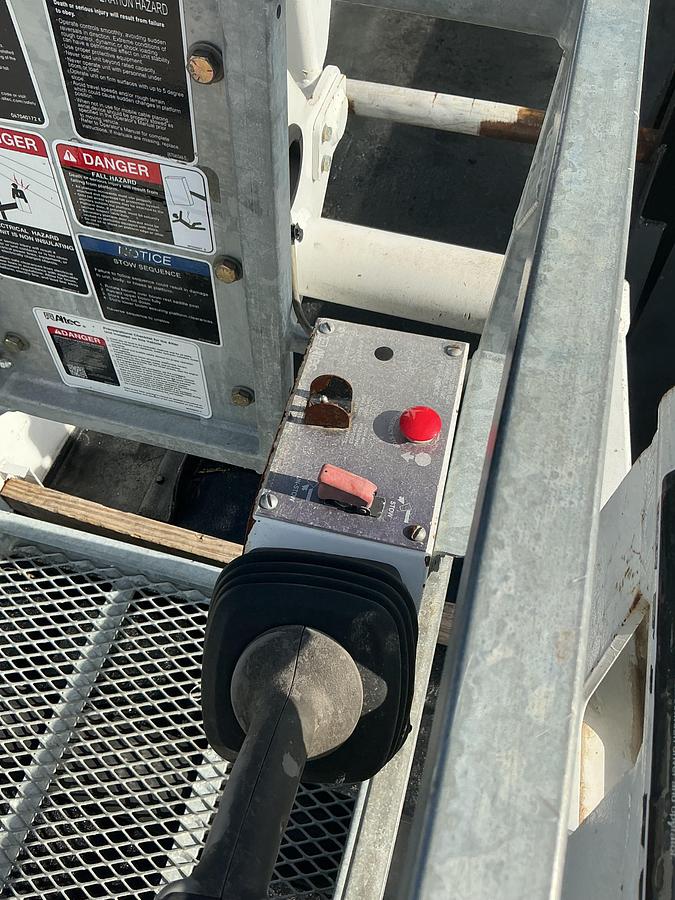 Used 2019 Ford F550 Altec AT235P Cable Placer