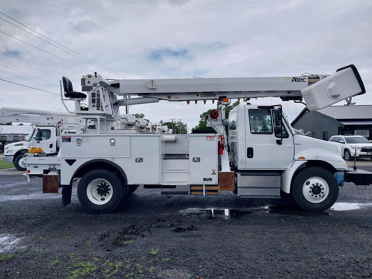 Used 2018 International 4300 Altec DM47 Digger Derrick