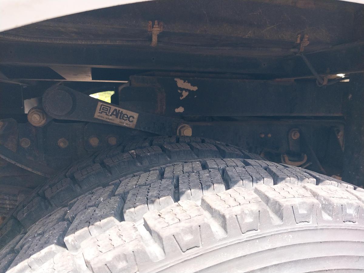 Used 2017 Ford F550 Altec AT40G Insulated Squirt Boom