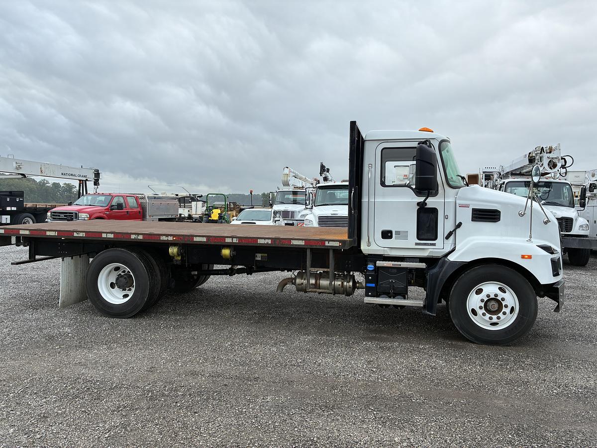Used 2022 Mack MD Flatbed Truck