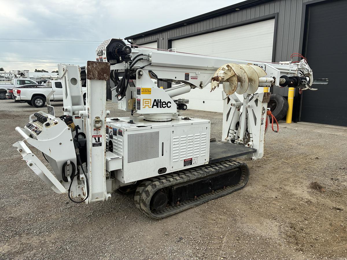 Used 2017 Altec DB37 Backyard Digger Derrick w/ 2019 Butler ETW 3840 Trailer