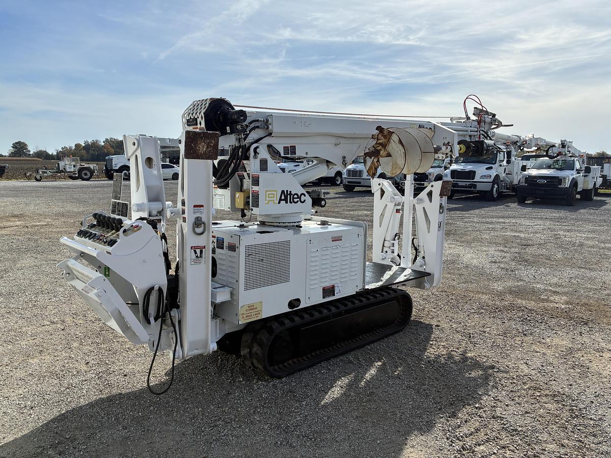 Used 2015 Altec DB37 Backyard Digger Derrick