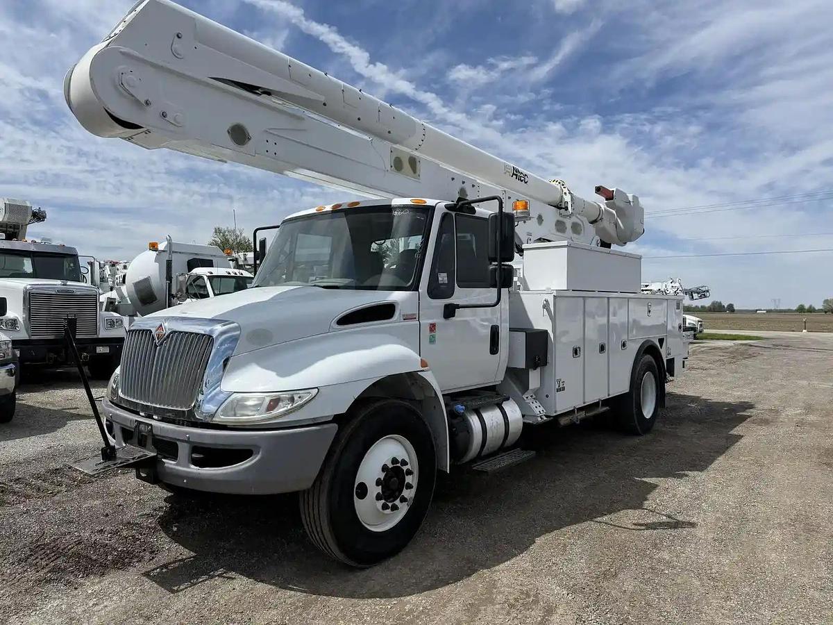 Used 2017 International 4300 Altec AA55 Material Handler
