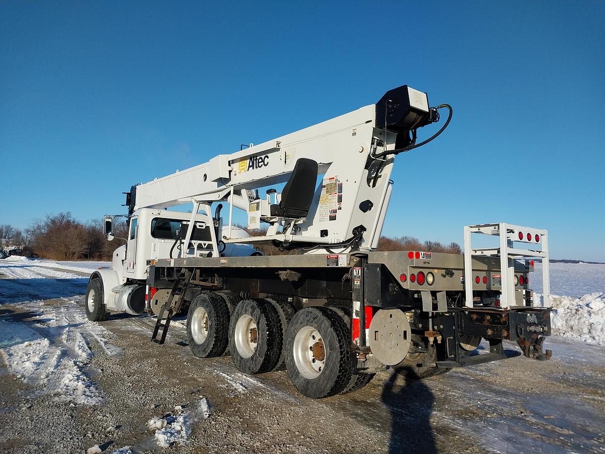 Used 2013 Peterbilt 365 Altec AC38-127S-EJ 38 Ton Crane