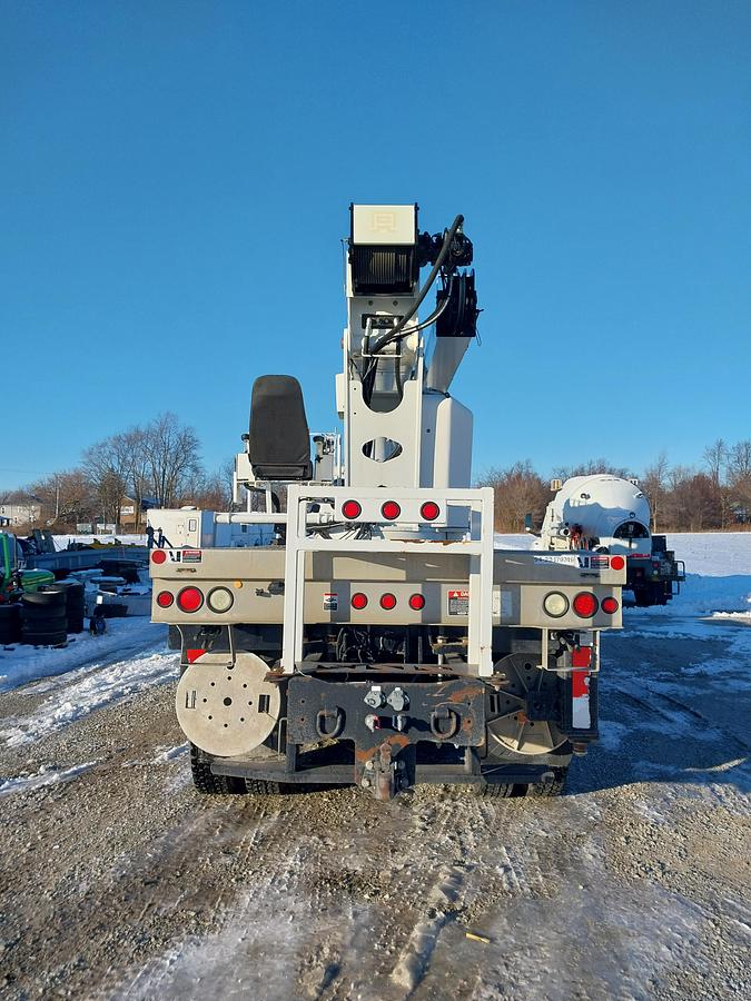 Used 2013 Peterbilt 365 Altec AC38-127S-EJ 38 Ton Crane