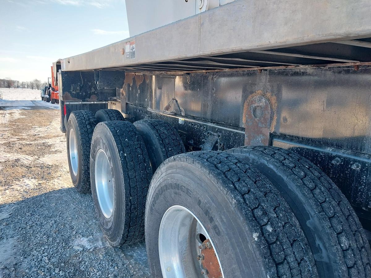 Used 2013 Peterbilt 365 Altec AC38-127S-EJ 38 Ton Crane