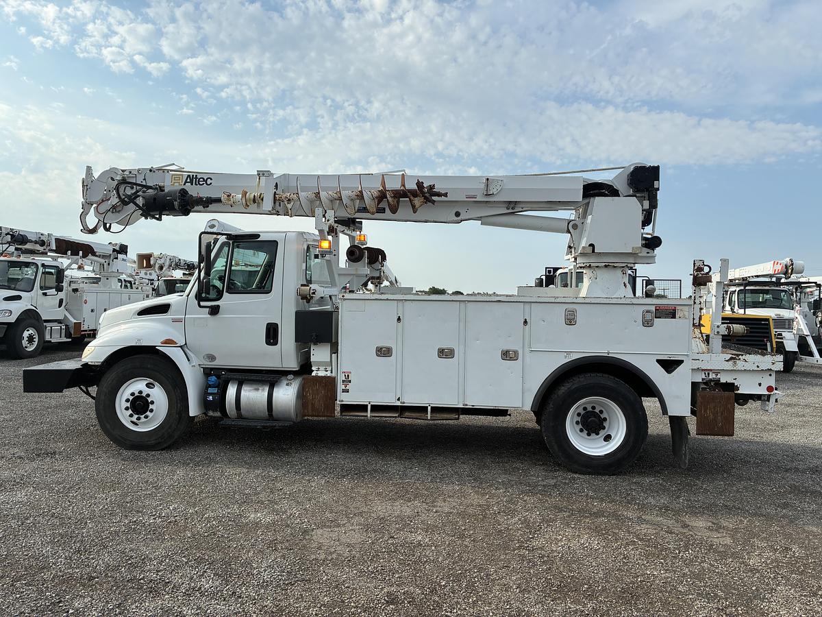 Used 2018 International 4300 Altec DM47B-TR Digger Derrick